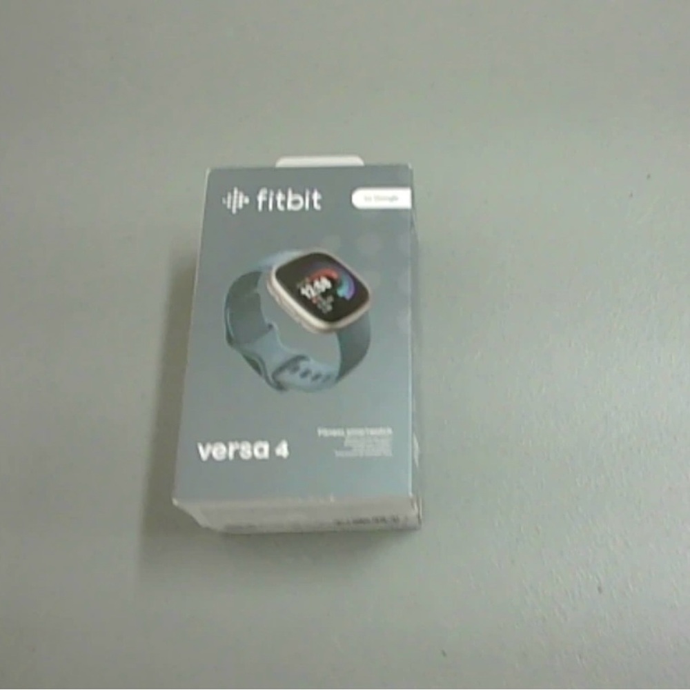 Fitbit Versa 4 Smartwatch - Gray